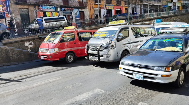 El transporte público en La Paz. Foto: ANF