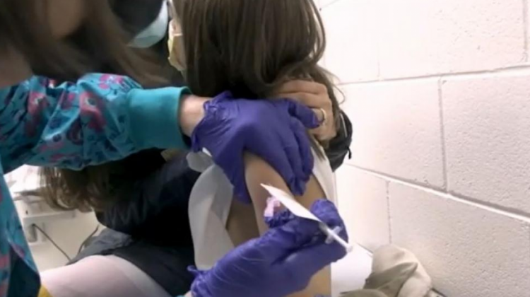Menores de edad edad son vacunados contra el Covid-19. Foto. RRSS