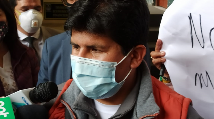 El periodista Carlos Quisbert tras ser liberado. Foto: Página Siete