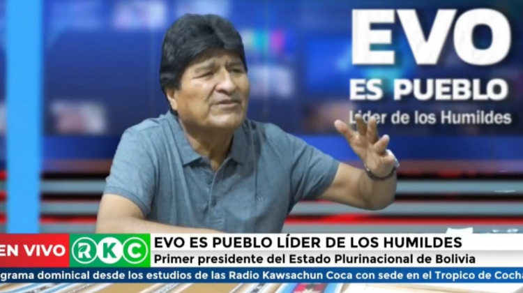 Expresidente Evo Morales en su programa dominical en Radio Kawsachun Coca. Fotos: Captura