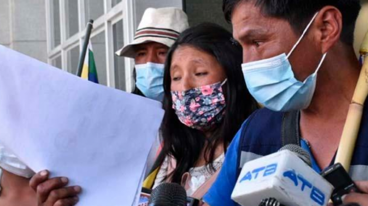 Familiares de las víctimas de Senkata y Sacaba entregaron un pliego de 26 puntos al Gobierno. Foto: Los Tiempos