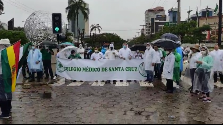 Médicos en Santa Cruz se movilizaron esta joranda. Foto: Comité Cívico Pro Santa Cruz.