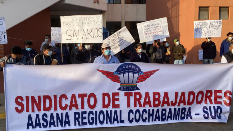 Mitin de trabajadores de Aasana en Cochabamba. Foto: Prensa Aasana.