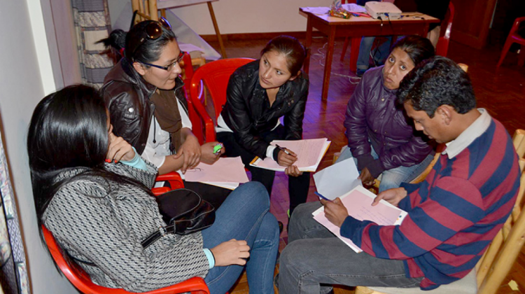 En Bolivia hay 2.6 millones de jóvenes, entre 16 y 28 años.   Foto: Nodo Común