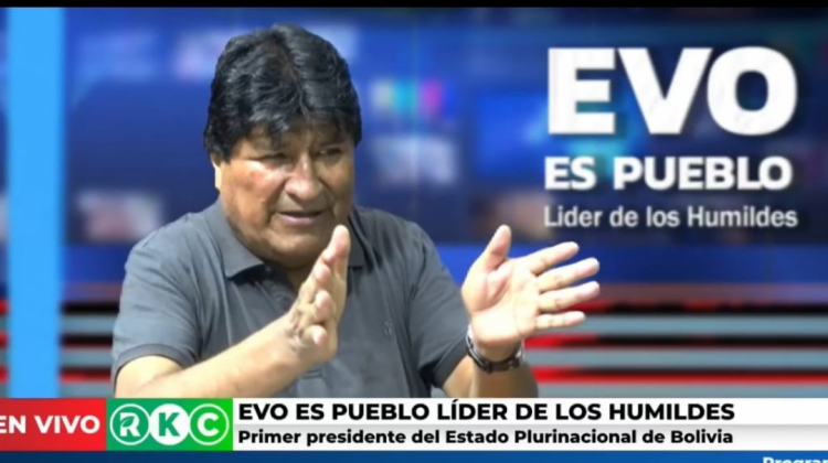 Evo Morales en entrevista con radio Kawsachun Coca. Foto: Captura