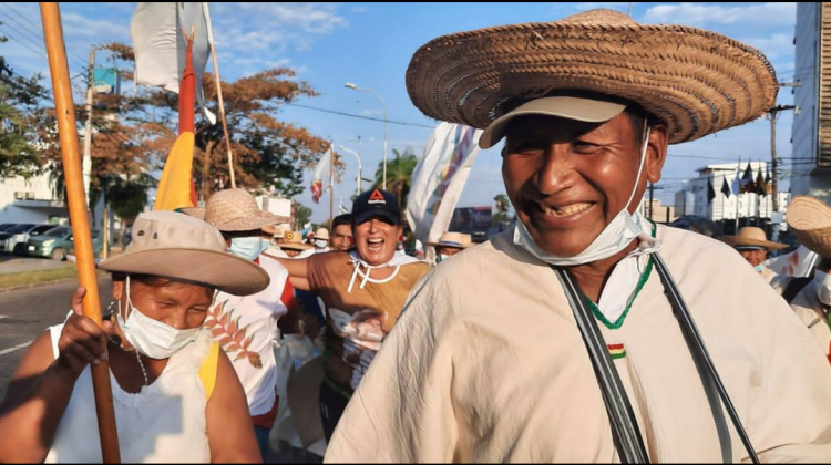 La marcha indígena en uno de sus recorridos. Foto: Mercedes Fernández