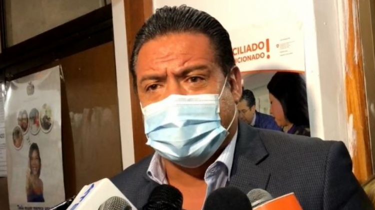 El exalcalde Luis Revilla al salir de la fiscalía. Foto: Captura video
