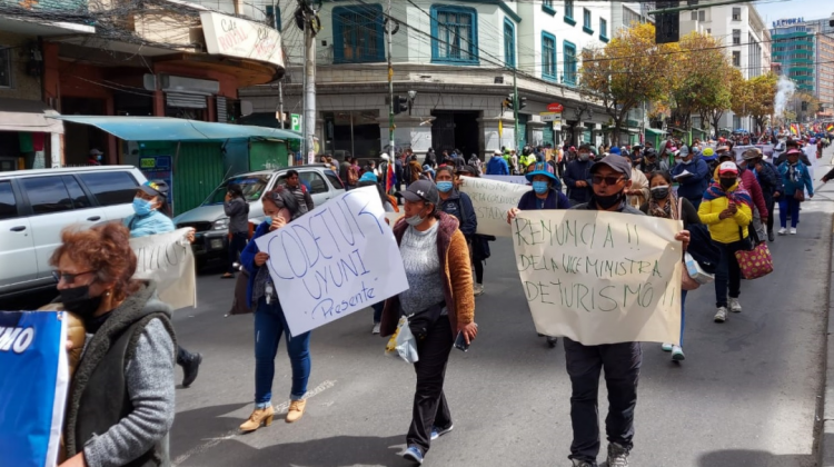 Marcha de protesta contra el decreto supremo que obliga a turistas a registrarse. Foto: ANF.