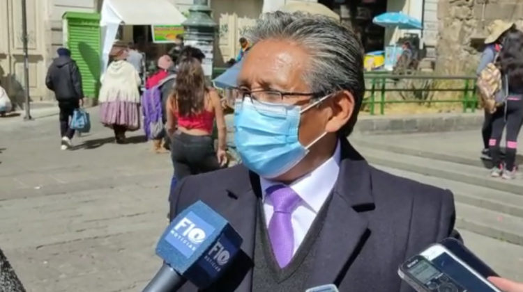 Porfirio Machado, en la rueda de prensa que dio para anunciar su declinación. Foto: Radio Compañera.