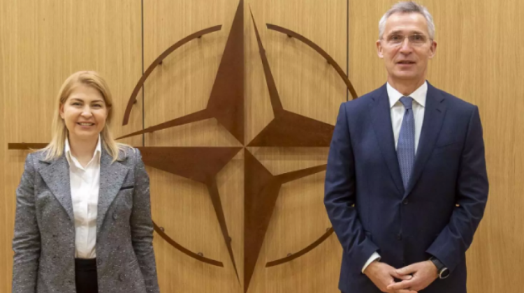 El secretario general de la OTAN, Jens Stoltenberg, en un encuentro con la vice primera ministra de Ucrania, Olga Stefanishina. Foto: Europa Press