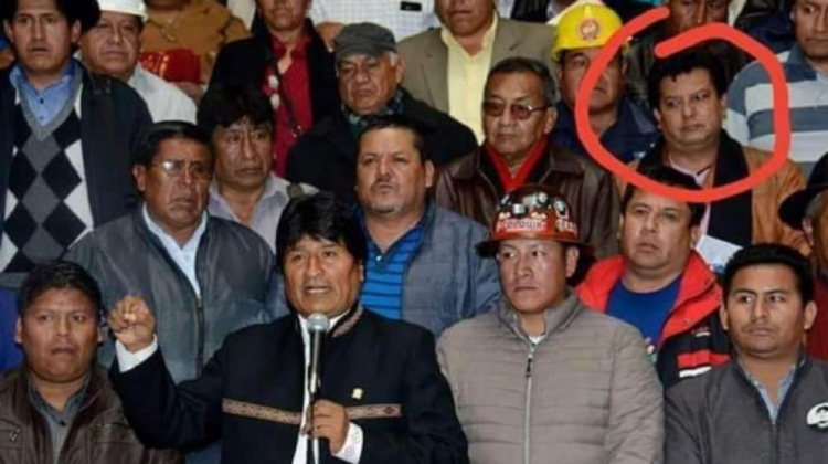 Max Mendoza, junto a otras organizaciones sociales, respaldando a la gestión del expresidente Evo Morales.