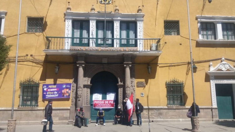 Frontis de la alcaldía y gobernación de Potosí. Foto: El Potosí