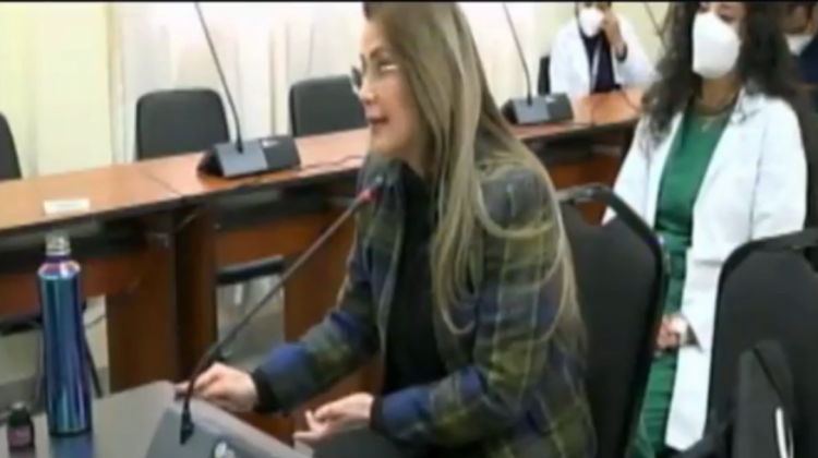 Jenine Áñez en su audiencia de esta jornada desde el penal de Orientación Femenina de Miraflores. Foto: Captura de pantalla