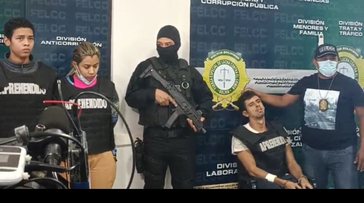 La Policía presentó a los súbditos brasileños. Foto: Captura.