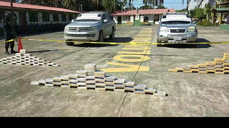 Incautación de dos vehículos y 200 paquetes de pasta base de cocaína