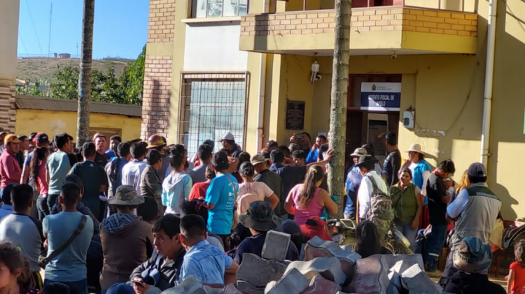 La federacion campesinos cuando llegaron a la subgobernación de Franz Tamayo de La Paz. Foto: Cortesía.