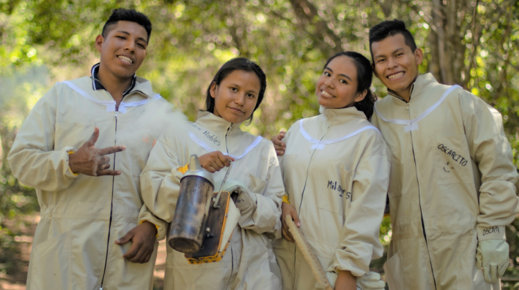 Un grupo de jóvenes que forman parte de las capacitaciones. Foto: Plan Internacional