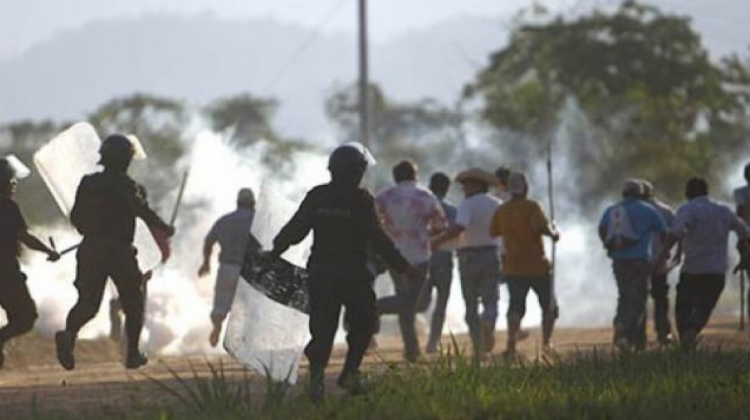 Represión en Chaparina. Foto: El Deber