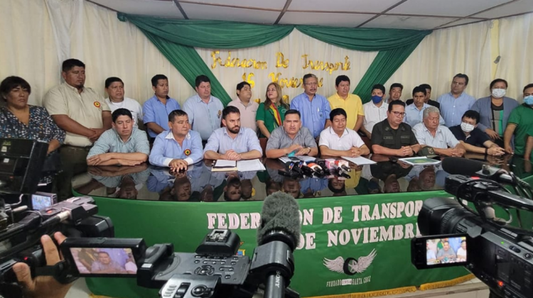 Reunión con los transportistas de Santa Cruz. Foto: Ministerio de Gobierno