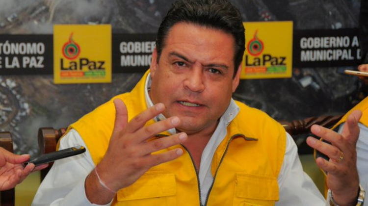 El exalcalde, Luis Revilla, en conferencia de prensa en la Alcaldía. Foto: Redes.
