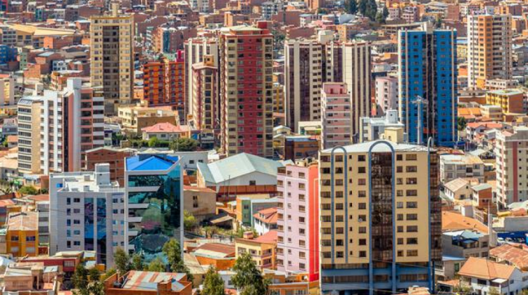 Edificios en la ciudad de La Paz. Foto: Alarmy