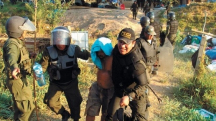 Foto archivo: represión policial en Chaparina
