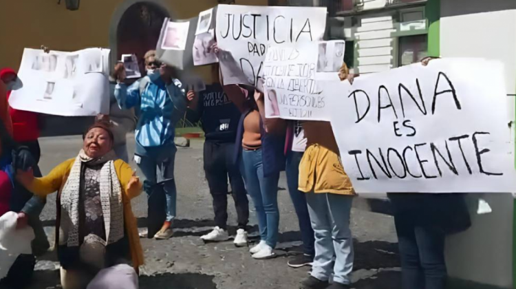 Familiares de Dana piden la libertad de Dana. Foto: Unitel.