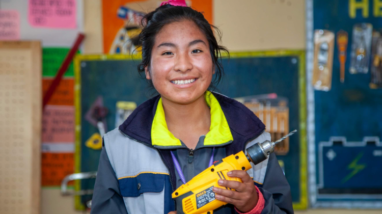 Una de las participantes del concurso “Haciendo realidad nuestros sueños”.  Foto: Plan International Bolivia