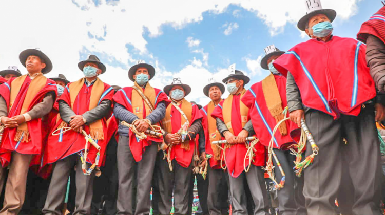 Ponchos Rojos de Omasuyos, en La Paz. Foto: Presidencia