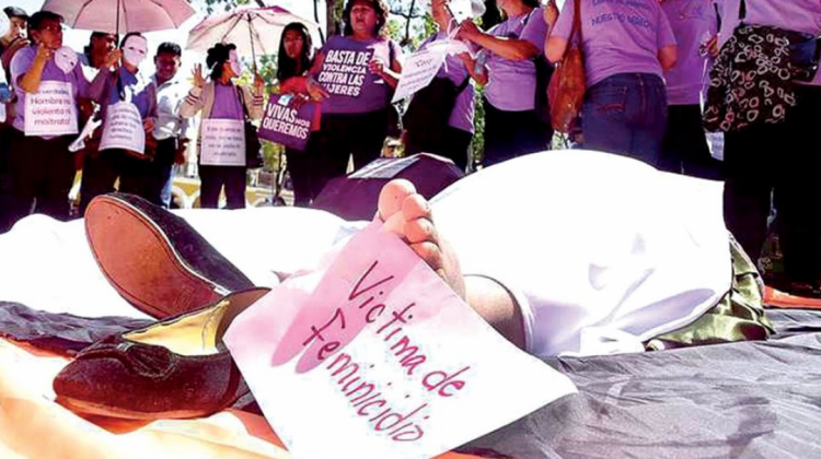 Según la ONU, hasta octubre la fiscalía registró 80 feminicidios en el país. Foto: Internet