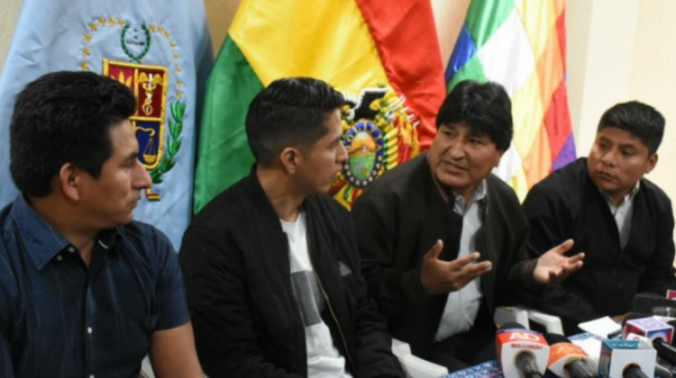 Gualberto Arispe, Andrónico Rodríguez, Evo Morales y Leonardo Loza. Foto: Opinión/Dico Solís.