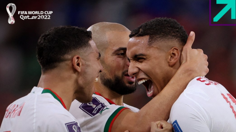 Jugadores de la selección de Marruecos celebran uno de los goles que le permitieron imponerse sobre Bélgica.  Foto: Twitter FIFA