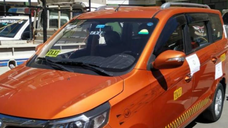 Vehículo del taxista que fue inculpado. Foto: Página Siete