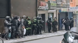 Disputa familiar en el centro paceño moviliza un operativo policial y termina con 22 arrestados