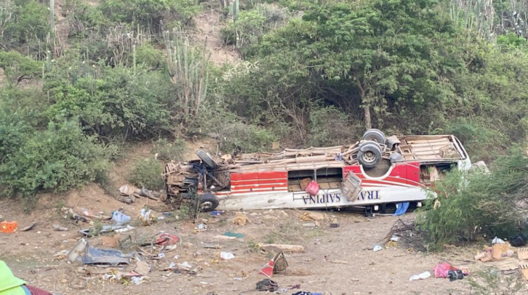 Accidente del bus que dejó 11 fallecidos y 28 heridos. Foto: Residentes de Saipina