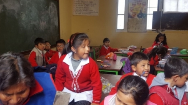 Estudiantes de una unidad educativa retornan a clases. Foto: ANF, Archivo.