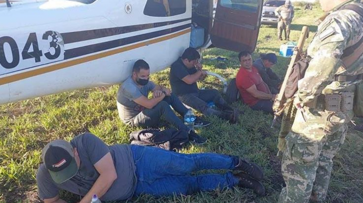 Los implicados aprehendidos, ayer en Paraguay. Foto: Fiscalía de Paraguay