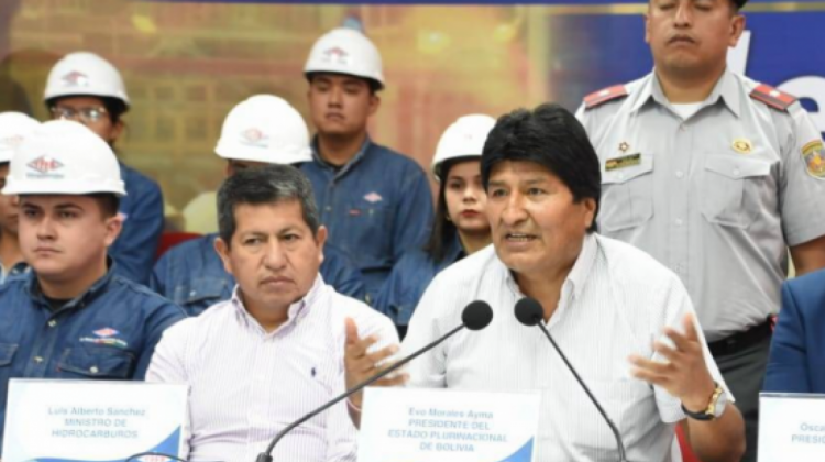 Izq. Luis Alberto Sánchez y der. Evo Morales. Foto: La Época