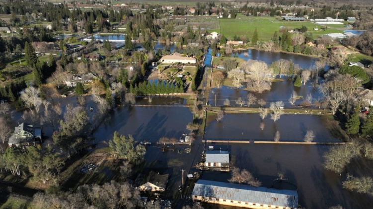 El fin de semana se registraron copiosas lluvias que provocaron inundaciones en California.   Foto: CNN