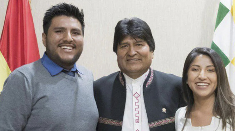 Evo Morales y sus hijos, Álavaro y Evaliz.