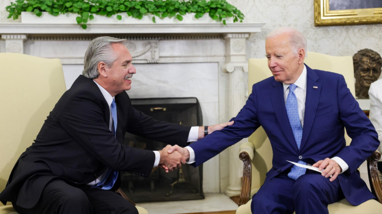 El presidente argentino, Alberto Fernández, y su homólogo estadounidense, Joe Biden.  Foto: CASA ROSADA