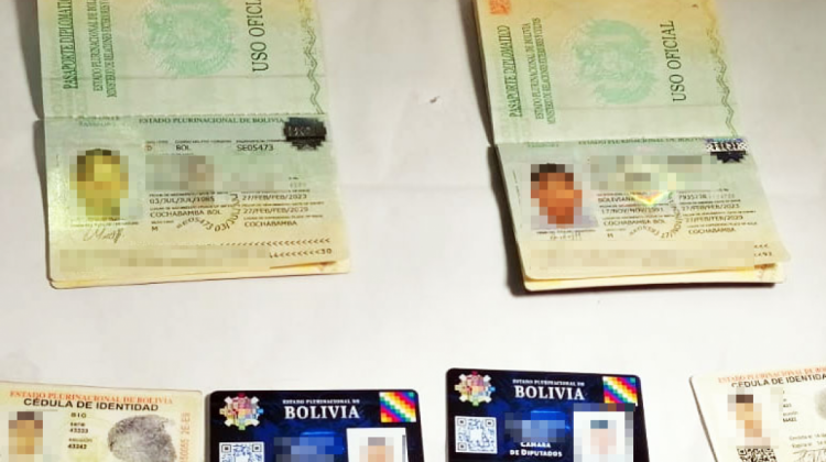 Pasaportes diplomáticos falsos.