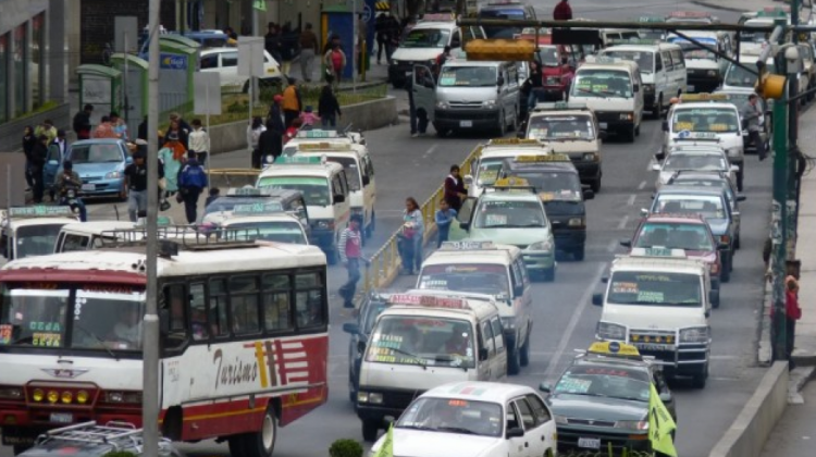 El transporte en La Paz. Foto: ANF