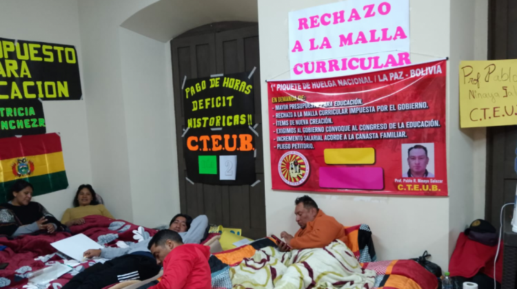 Los maestros en huelga de hambre en La Paz. Foto: ANF
