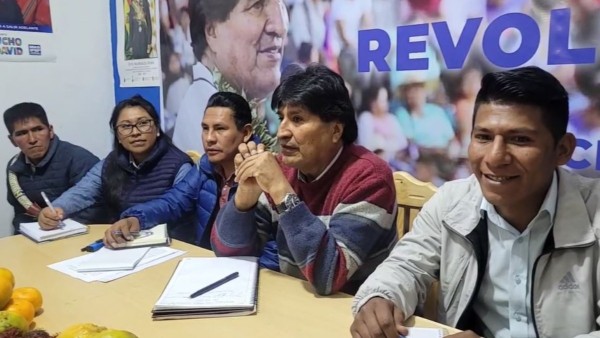 Reunión de Evo Morales y el dirigente cocalero Arnold Alanes. Foto: Captura video