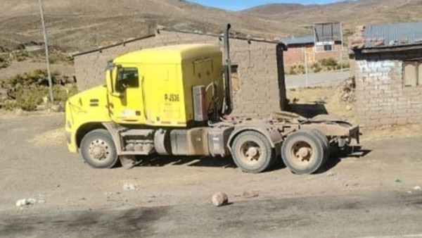 El camión fue robado en Chile e internado al país de forma ilegal. Foto: RRSS