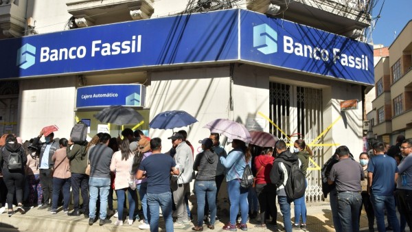 Frontis del Banco Fassil. Foto: Internet