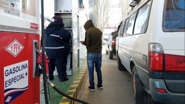 La gasolina en el mercado interno tiene un precio de Bs 3.74