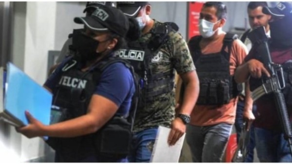 La Policía allanó oficinas de BoA, Naabol, Aduana Nacional en el aeropuerto de Viru Viru, en Santa Cruz. Foto: RRSS