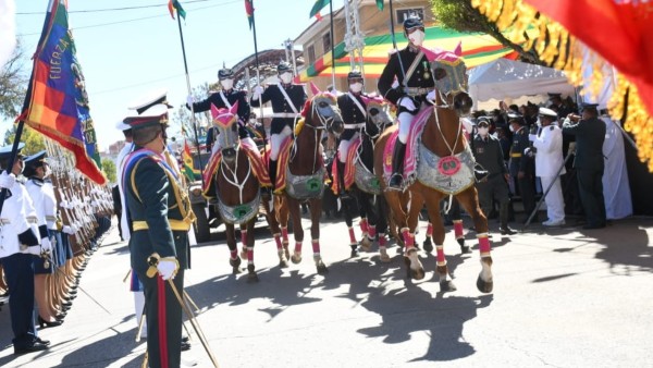 Parada militar de las FFAA de Bolivia. Foto: ABI